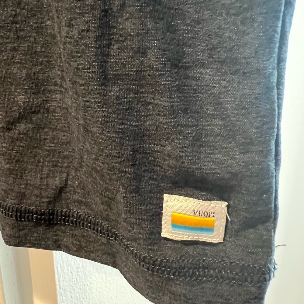 Vuori Men’s strati tech tee